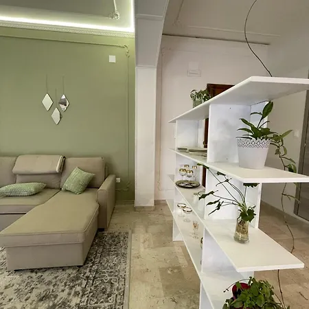 Bed & Breakfast Domus Flora *